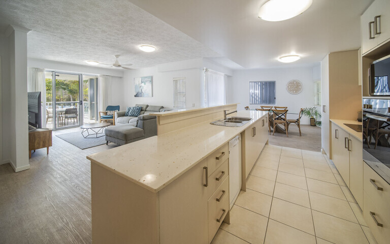 coolum at the beach resort 3br executive apartment 3